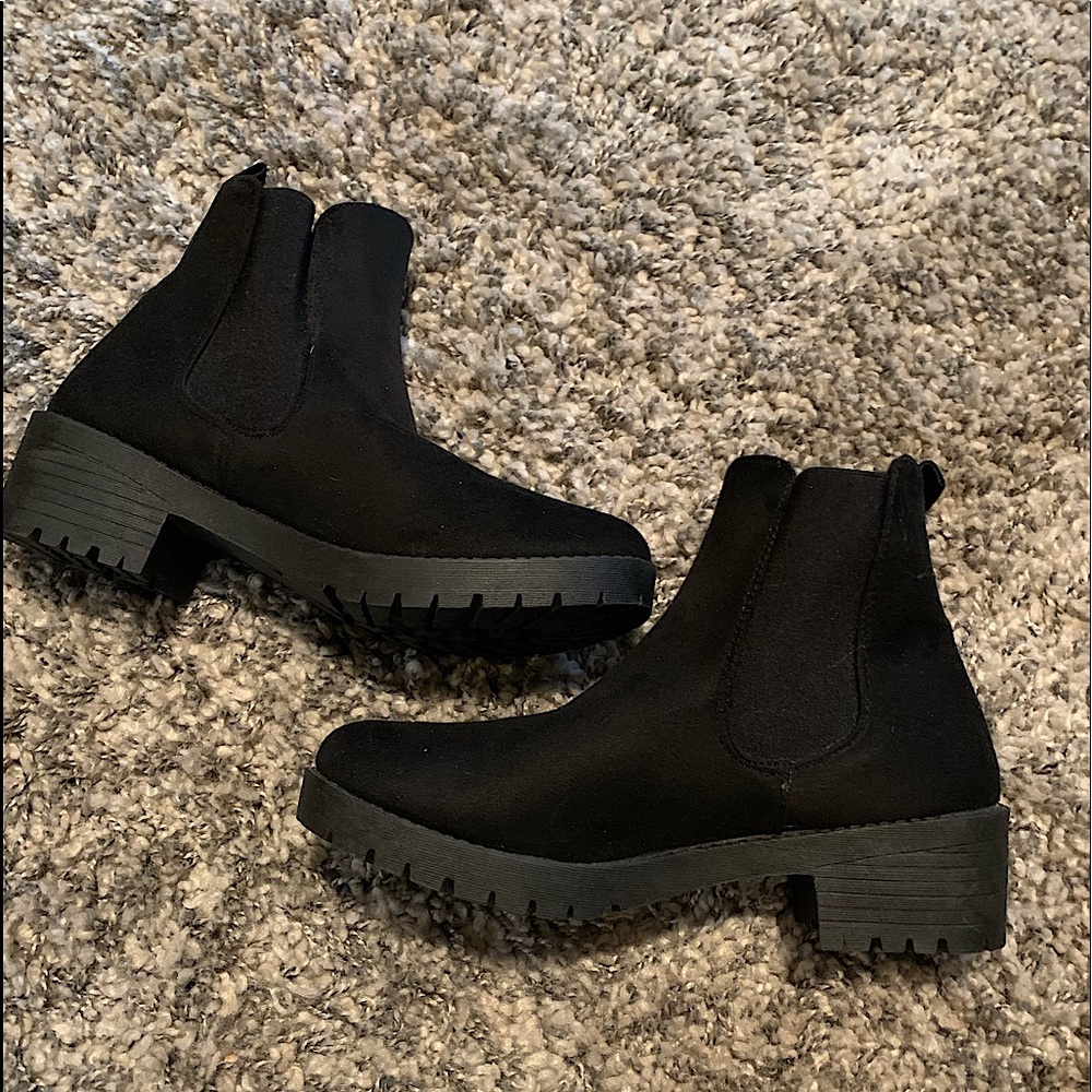 Alpine Woods black boots
